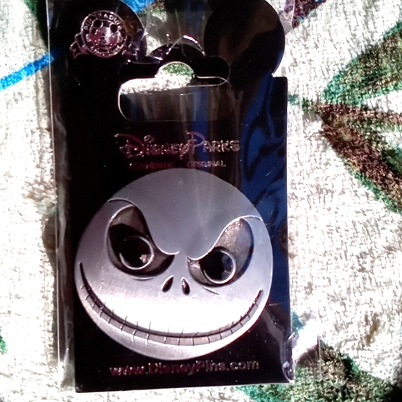 DISNEY NIGHTMARE BEFORE CHRISTMAS JACK SKELETON PIN - Picture 6 of 6